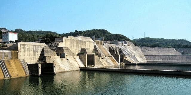 
我国第二洪流利工程：耗资500亿却由德意法修建 历时7年完工‘火狐电竞官网’(图4)